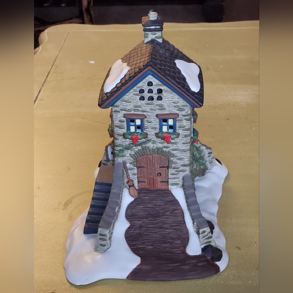 Dept 56 Dickens Village The Maltings - Picture 7 of 9